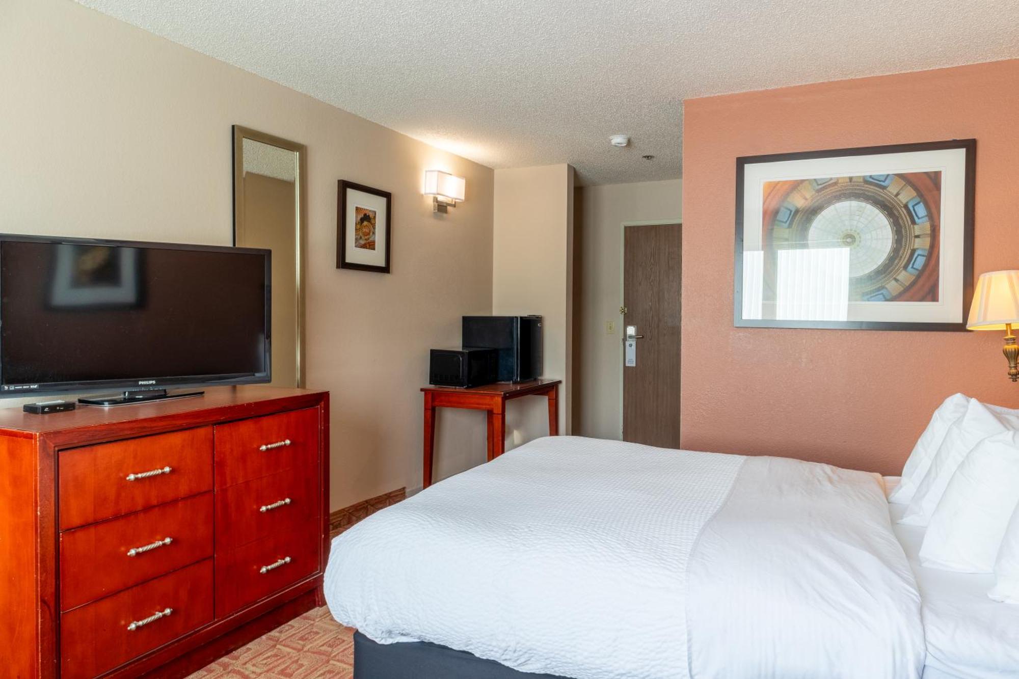 Norland Inn & Suites Roseau Room photo