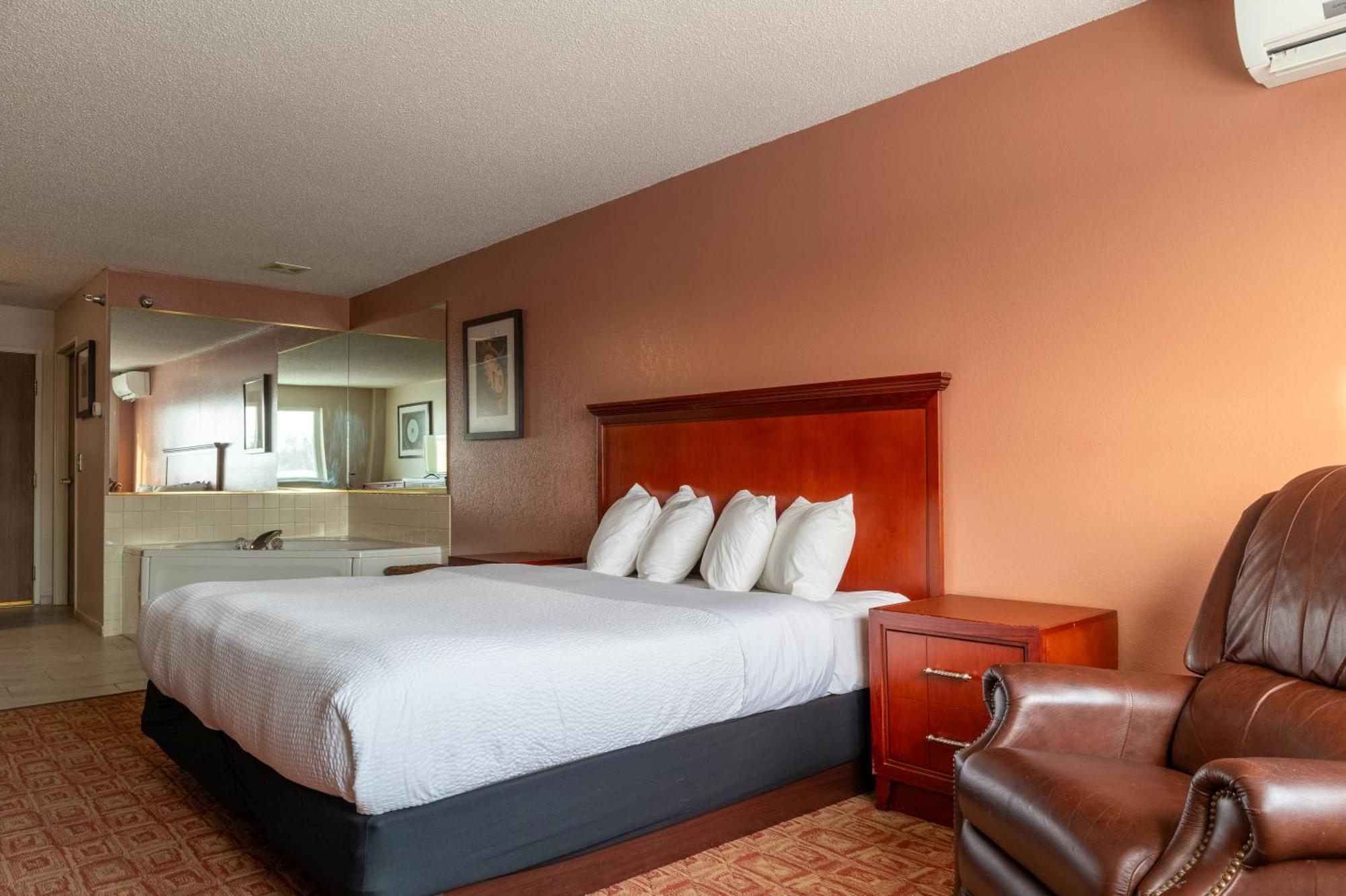 Norland Inn & Suites Roseau Room photo